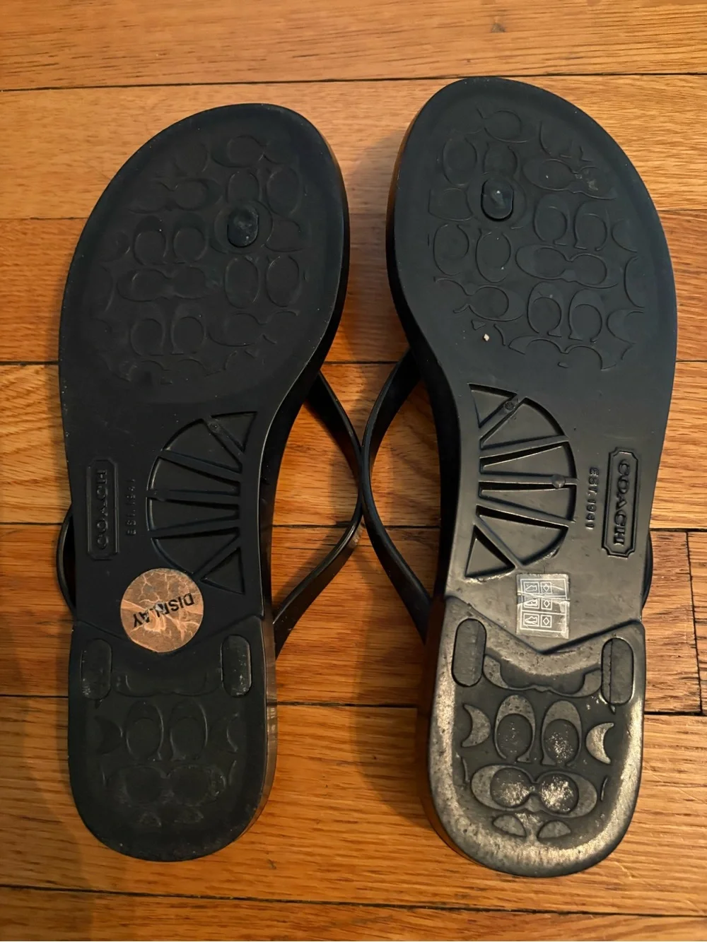 Coach Black Jelly Flip Flops with Gold Bow and Patterned Footbed sz 6